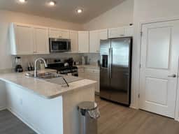 Cozy Retreat Near Sawgrass Market & Brownwood Paddock Square!