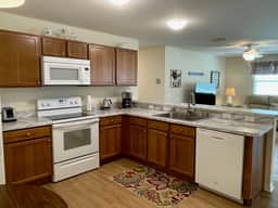 Inviting 2/2 Patio Villa with Gas Golf Cart, BBQ, and Free WiFi: