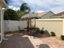 WOW!! Professionally decorated 2 Bd 2 Ba Villa close to Lake Sumter Landing