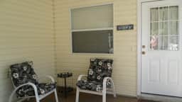 AMAZING LOCATION! Beautiful 2/2 Patio Villa w/GOLF CART & WiFi Close to Town