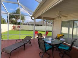 Beautifully Decorated Sm Dog Friendly Villa w/BBQ, BICYCLES & WiFi!