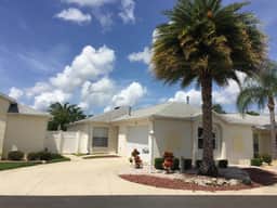 Quick walk to Lake Sumter Landing! Gas Golf Cart Included!