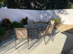 Cozy, pet-friendly in Village of De La Vista, golf cart, sunny & grill-ready.