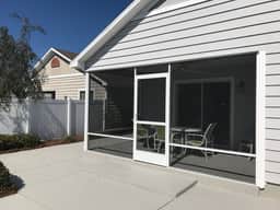 Walking distance to Lake Sumter Landing! Small Dog Friendly Villa w/Golf Cart