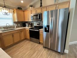 Beautiful, Conveniently Located Home w/Golf Cart & FREE WiFi!