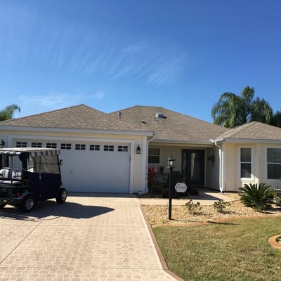 Amazing 3 bdrm w/Golf Cart & BBQ Close to Lake Sumter Landing Market Square!
