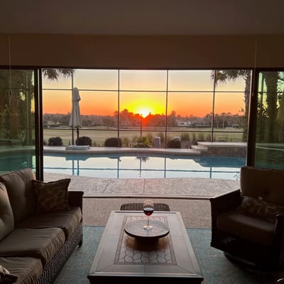 Spectacular Hot Tub w/ Pool Home on Beautiful Golf Course View,BBQ, & WiFi!
