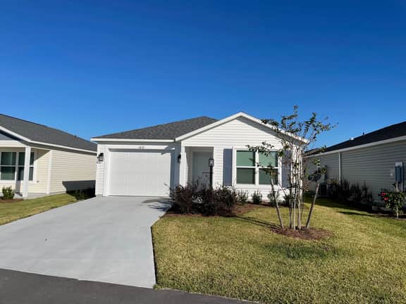 Cozy Retreat Near Sawgrass Market & Brownwood Paddock Square!