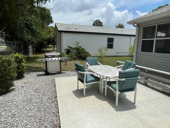 If Privacy is the Key, Come Stay in This Beautiful 2 Bdrm 2 Bath w/BBQ