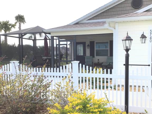 BEAUTIFULLY Decorated 2/2 Villa w/GAS GOLF CART & GAS BBQ