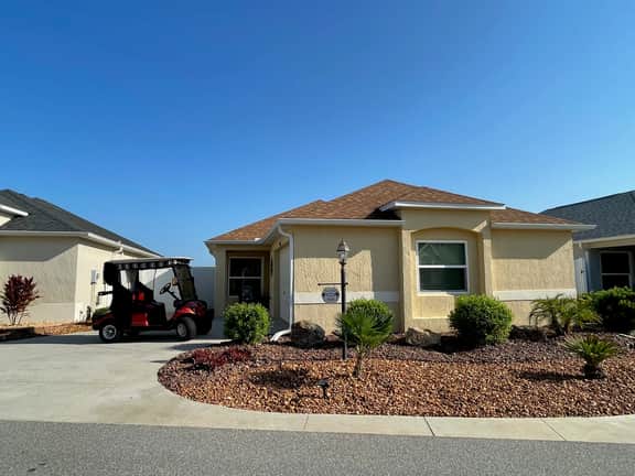 Stylish villa with golf cart, BBQ, near pool & shops in tranquil setting!