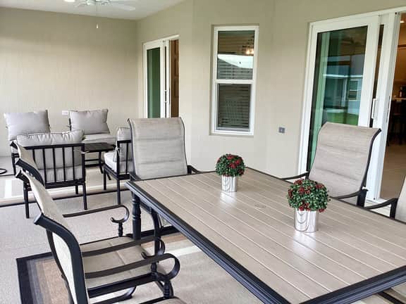 GREAT LOCATION! BEAUTIFULLY Decorated 3 Bdrm 2 Bath w/ FREE WIFI
