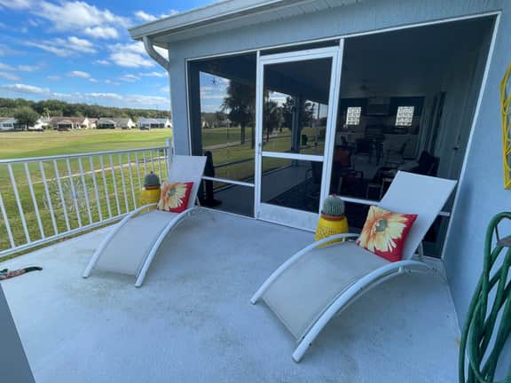 BEAUTIFULLY Decorated 3 Bdrm 2 Bath w/ GAS GOLF CART, BBQ & FREE WIFI!