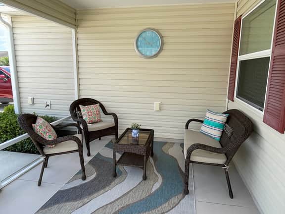 Inviting 2/2 Patio Villa with Gas Golf Cart, BBQ, and Free WiFi: