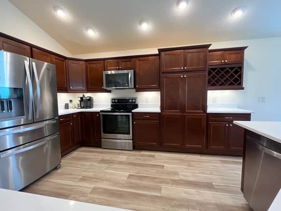 Comfortably Decorated 3/2 Sm Dog-Friendly Home w/Golf Cart & WiFi included!
