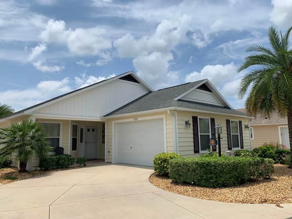 Walking Distance to Lake Sumter Landing! Bikes & BBQ Included!