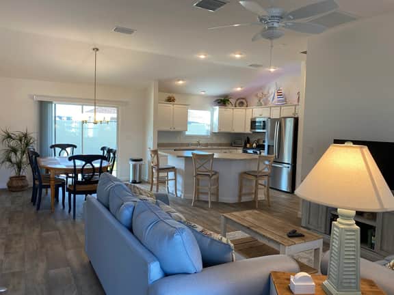 Charming 3 bdrm 2 bath Sm Dog-Friendly Home Comes Complete w/BBQ & GOLF CART