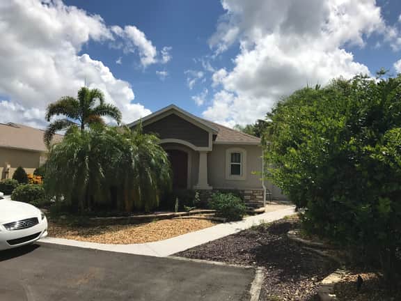 Walking Distance to Lake Sumter Landing! Beautiful Home with BBQ Grill