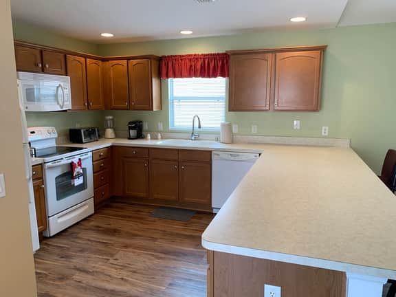 Beautiful Dog Friendly Home with Gas Golf Cart, BBQ Grill, & FREE WiFi!