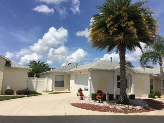 Quick walk to Lake Sumter Landing! Gas Golf Cart Included!