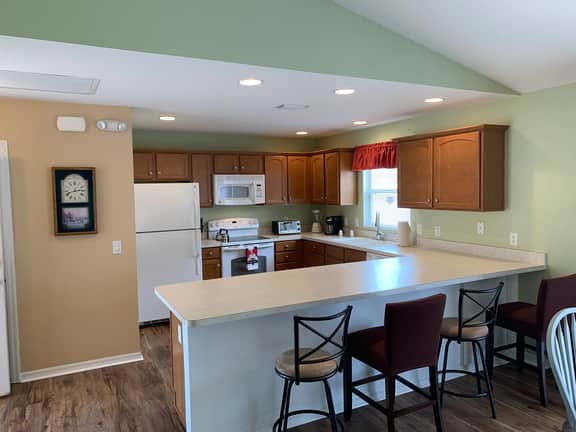 Beautiful Dog Friendly Home with Gas Golf Cart, BBQ Grill, & FREE WiFi!
