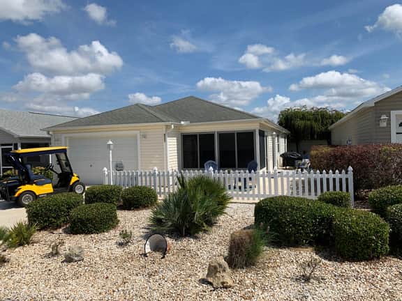 Recently updated Beautiful Villa with 4 Seater Gas Golf Cart, WIFI & BBQ!!