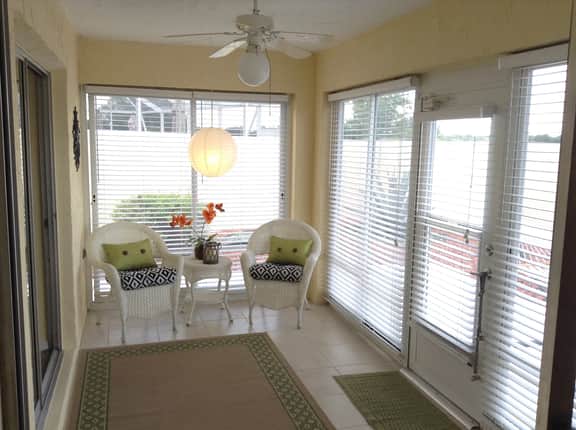 Peacefully & Conveniently Located w/BBQ Grill & FREE WiFI! ALL Pets Welcome!