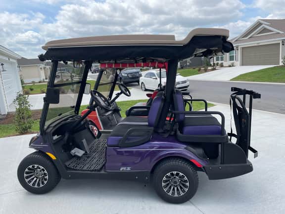 Charming 3 bdrm 2 bath Home Comes Complete w/2 4-Seater Golf Carts & WiFi!