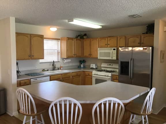 Charming 3/2 Home Close to Shopping w/Golf Cart, BBQ Grill, & FREE WiFi!!