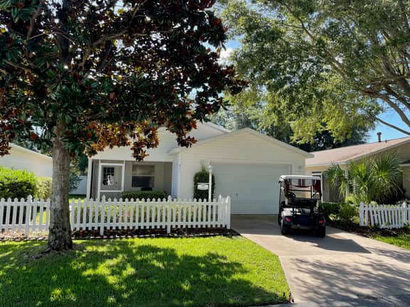 Charming Oasis in The Villages - Pet-Friendly Paradise w/Golf Cart!