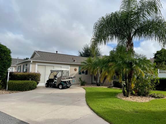 One Of A Kind Villa close to Lake Sumter Landing w/Golf Cart, & WiFi!