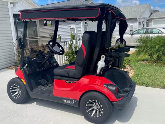 Stylish Shadybrook retreat with golf cart, bikes & Tesla charger!