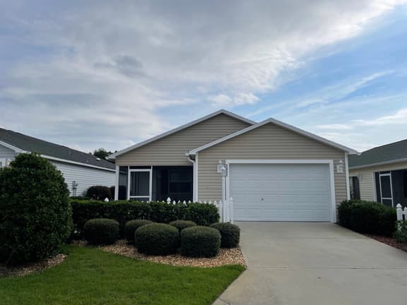 Pet-Friendly Retreat near Brownwood Paddock Square in The Villages.