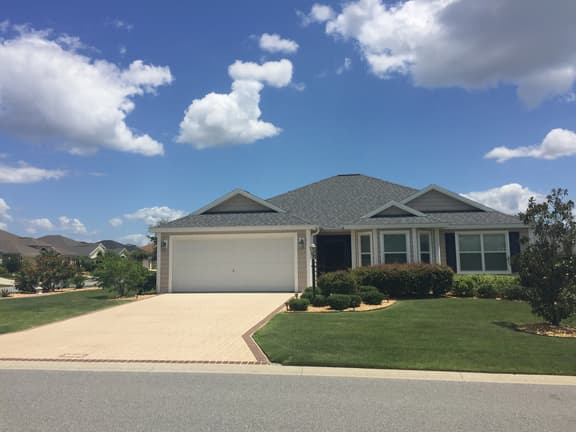 Large 2 Bdrm & Den Designer home w/Golf Cart & WiFi!