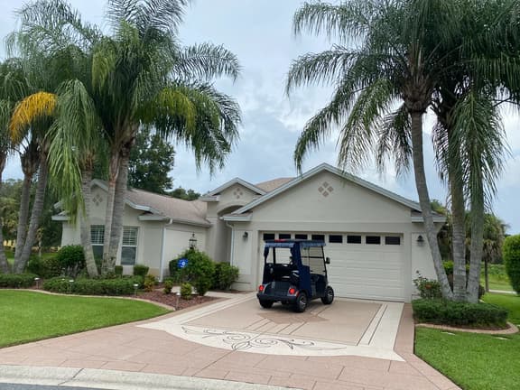 Beautiful 3/2.5 Sm Dog Friendly Golf Course Home w/BBQ , Golf Cart & WiFi!