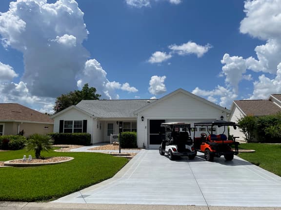 Modern Elegance in The Villages w/2 Golf Carts, BBQ Grill, & Cozy Fireplace!