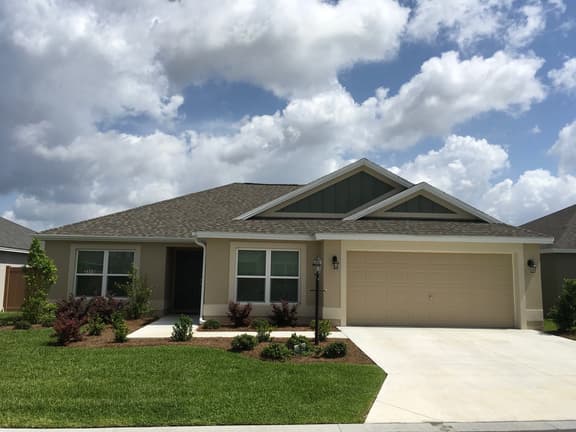 Beautiful & Private 3 Bdrm 2 Ba Pet-Friendly Home w/BBQ & 4 SEATER GOLF CART