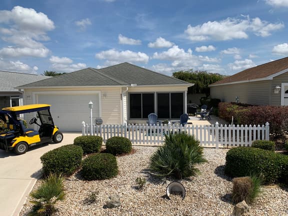 Recently updated Beautiful Villa with 4 Seater Gas Golf Cart, WIFI & BBQ!!