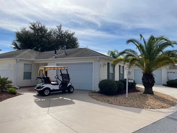 Beautiful 2/2 Villa Conveniently Located w/BBQ Grill & FREE WiFi!