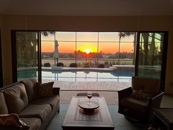 Spectacular Hot Tub w/ Pool Home on Beautiful Golf Course View,BBQ, & WiFi!