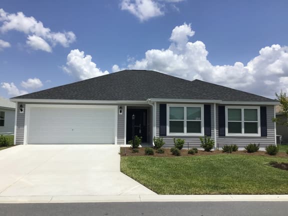 Charming & Beautifully Decorated Home w/BBQ, Golf Cart, & A Bike
