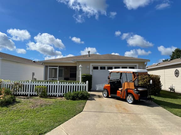 Bright, Open Retreat w/Stylish Flair & Easy Access to The Heart of The Action