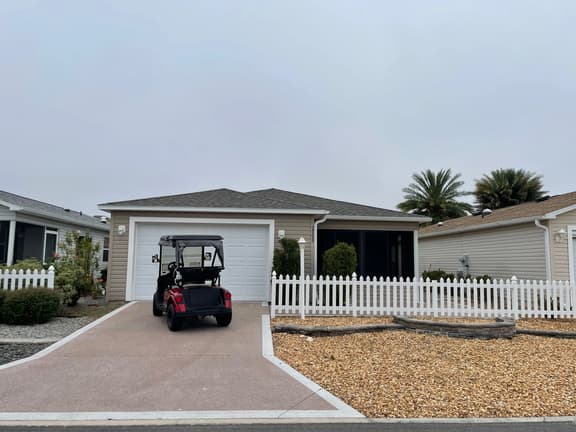 Stylish Home in Duval w/Granite, Tile Floors, Glass Lanai & Gas Golf Cart!